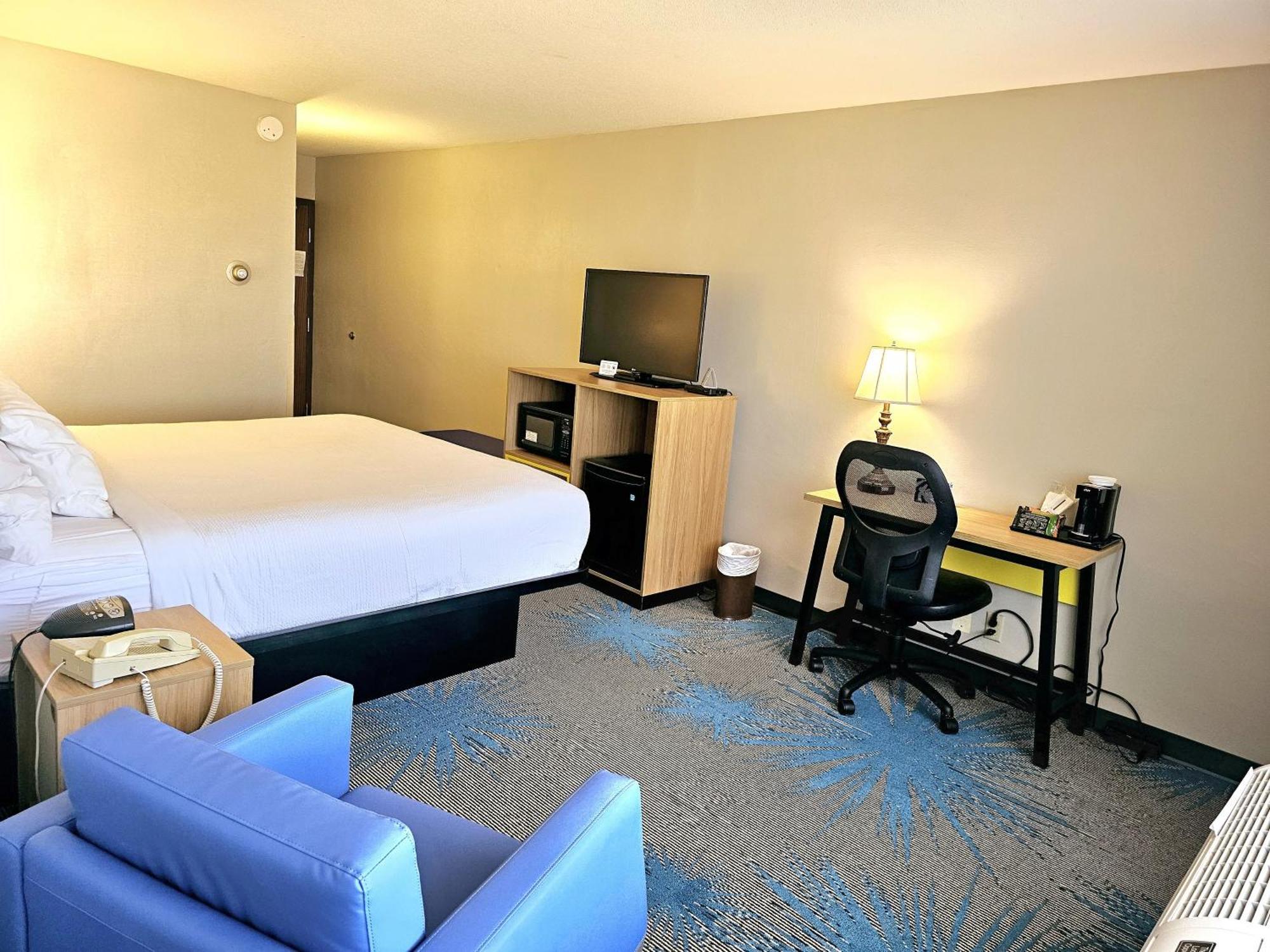 Days Inn By Wyndham Rolla Esterno foto