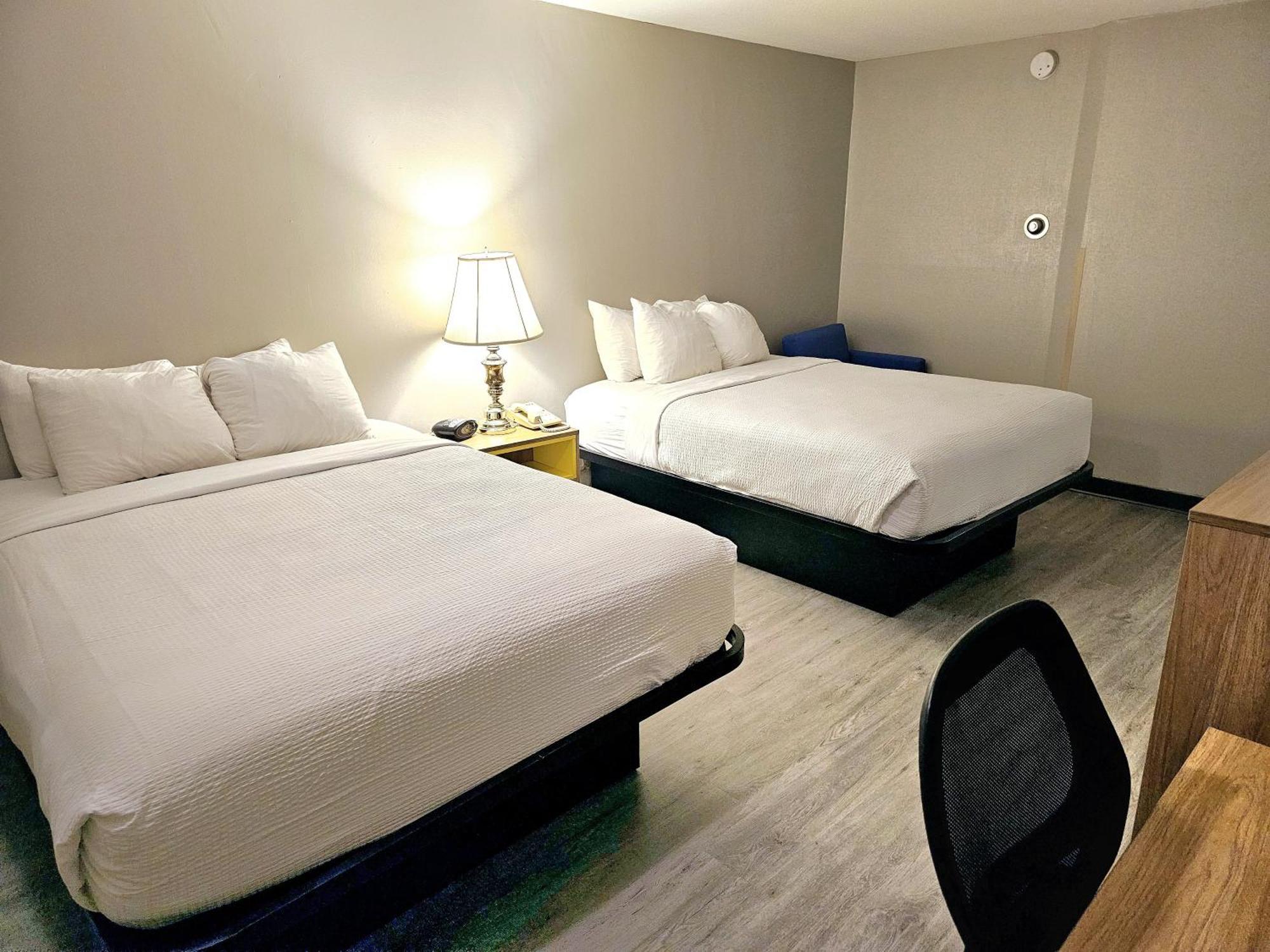 Days Inn By Wyndham Rolla Esterno foto