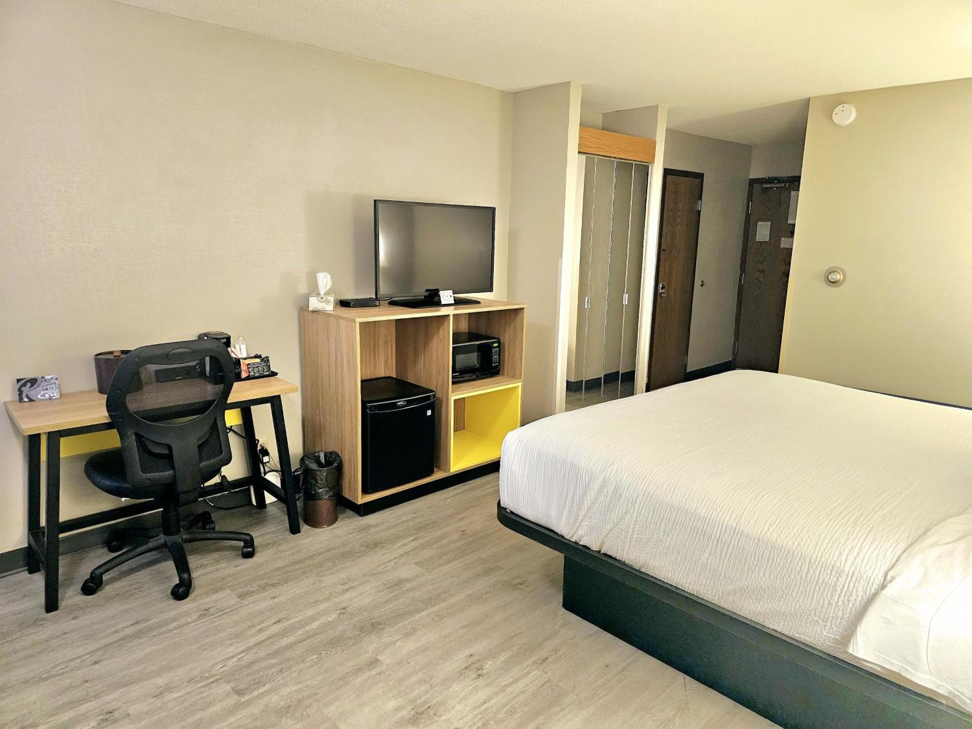 Days Inn By Wyndham Rolla Esterno foto