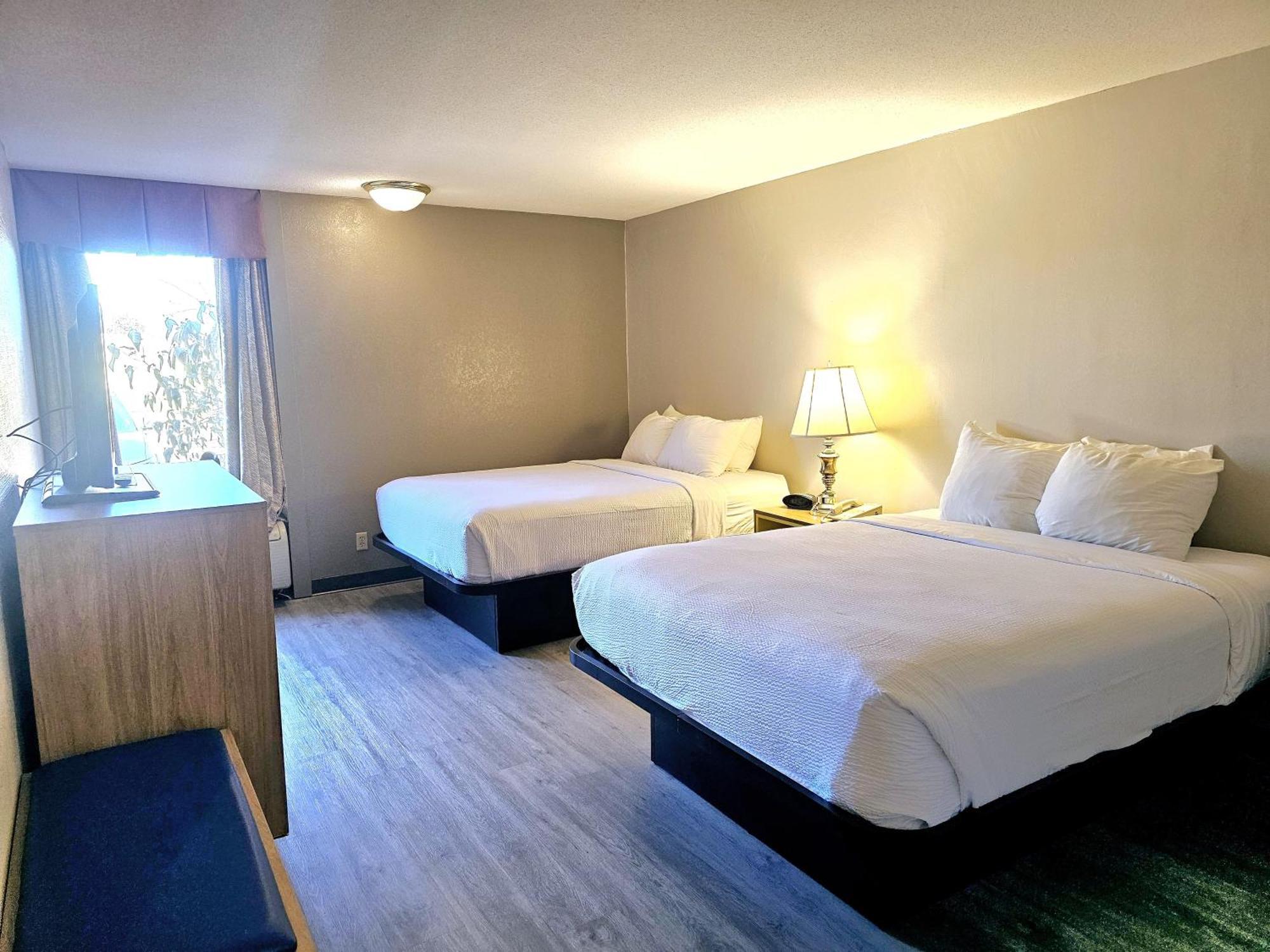 Days Inn By Wyndham Rolla Esterno foto