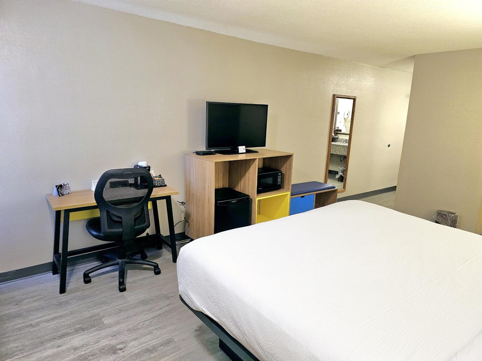 Days Inn By Wyndham Rolla Esterno foto