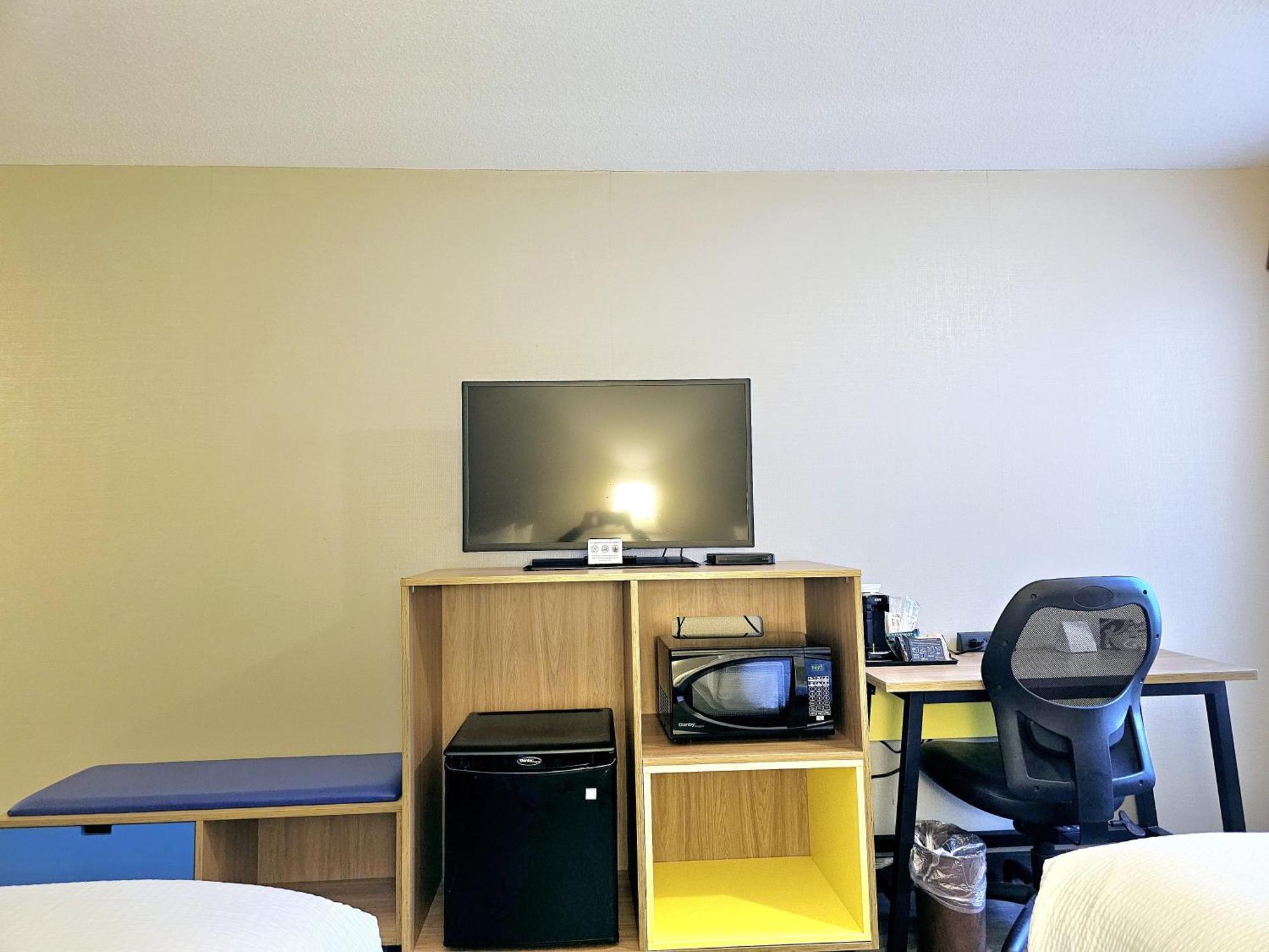 Days Inn By Wyndham Rolla Esterno foto