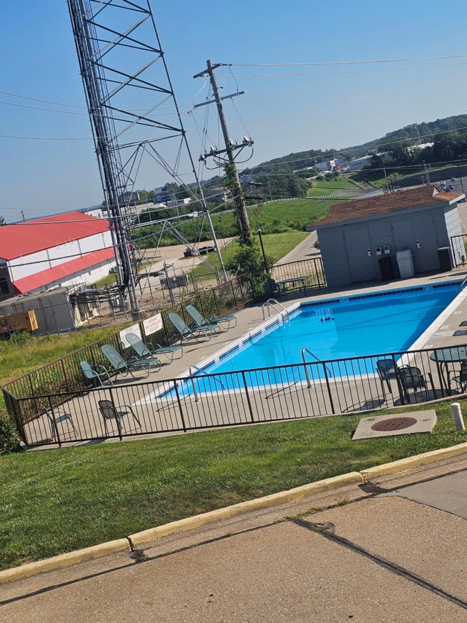 Days Inn By Wyndham Rolla Esterno foto
